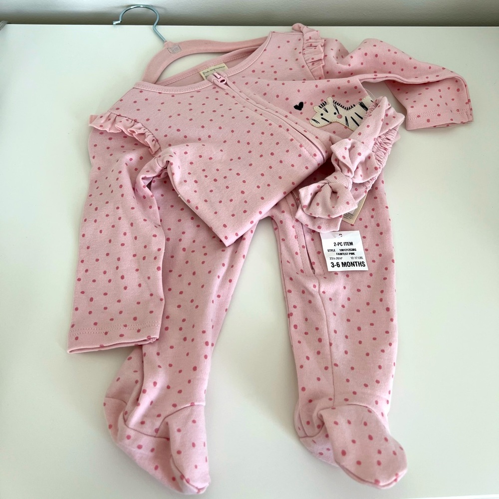 First impression baby footsie 3-6